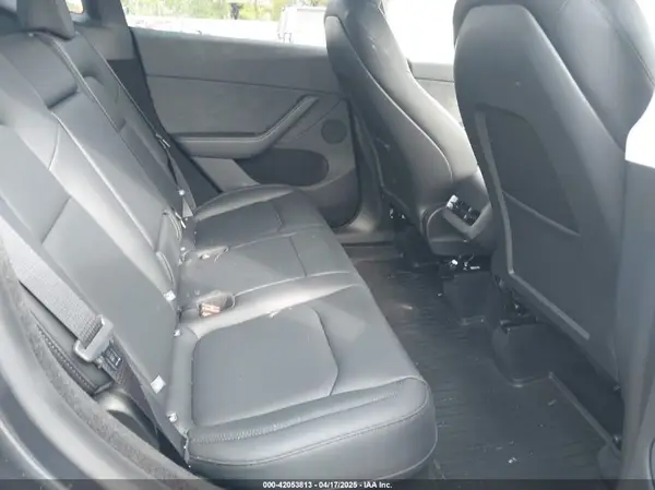 7SAYGDED0SA354137 2025 TESLA MODEL Y - Image 8