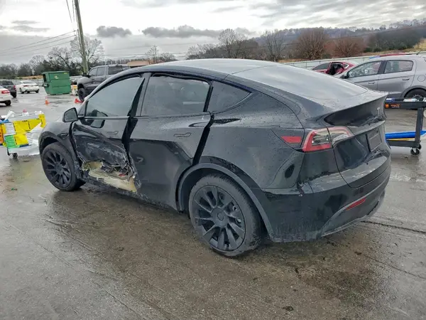 7SAYGDED0SA354140 2025 TESLA MODEL Y - Image 2