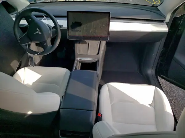 7SAYGDED0SA354140 2025 TESLA MODEL Y - Image 8