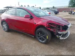 7SAYGDED0SA356020 2025 TESLA MODEL Y