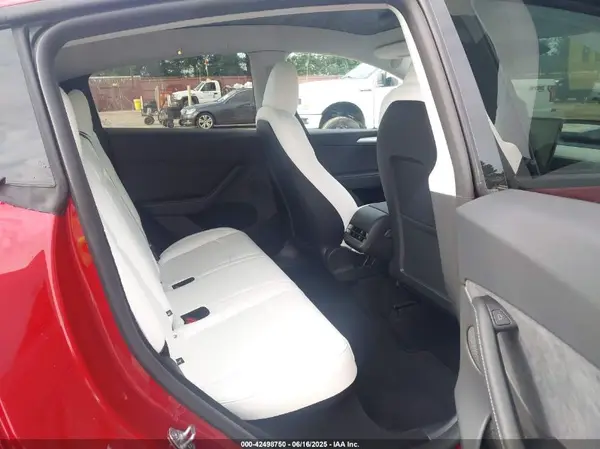 7SAYGDED0SA356020 2025 TESLA MODEL Y - Image 8