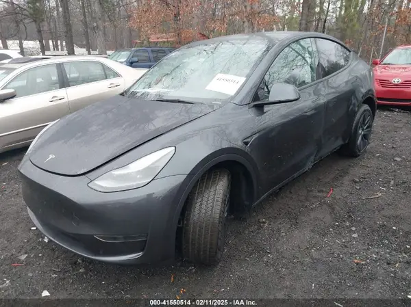 7SAYGDED0SA357488 2025 TESLA MODEL Y - Image 2