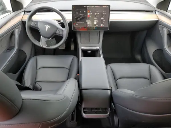 7SAYGDED0SA365266 2025 TESLA MODEL Y - Image 8