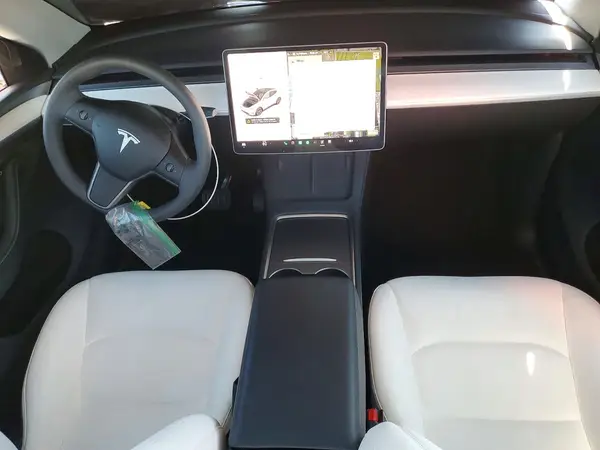 7SAYGDED0SA370788 2025 TESLA MODEL Y - Image 8