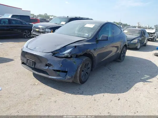 7SAYGDED0SA371231 2025 TESLA MODEL Y - Image 2