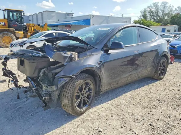 7SAYGDED0SA371522 2025 TESLA MODEL Y - Image 1