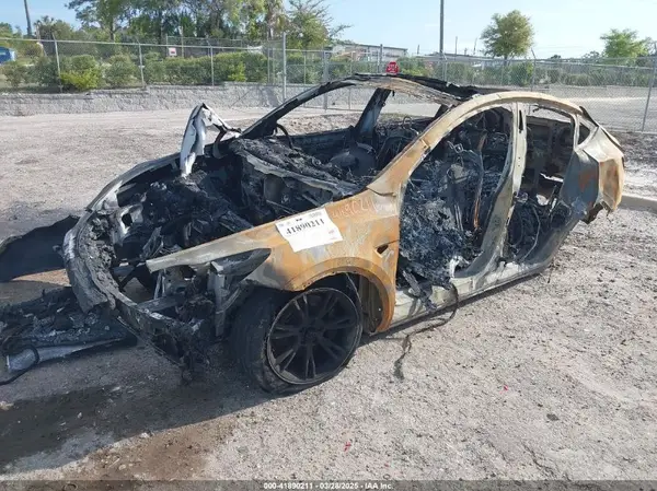 7SAYGDED0SA374761 2025 TESLA MODEL Y - Image 2