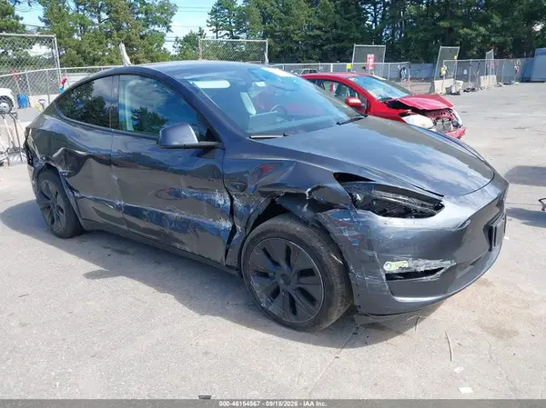 7SAYGDED0SA374839 2025 TESLA MODEL Y - Image 1