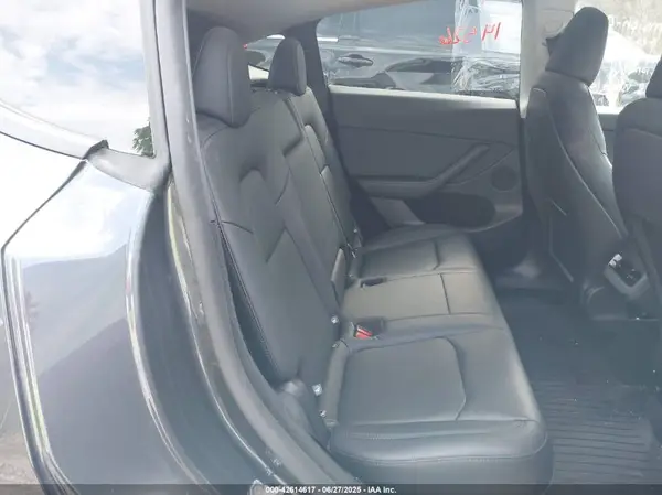 7SAYGDED0SA379085 2025 TESLA MODEL Y - Image 8