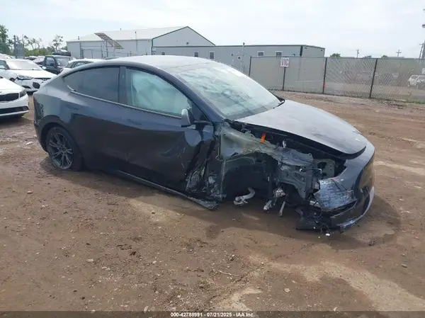 7SAYGDED0SF227875 2025 TESLA MODEL Y - Image 1