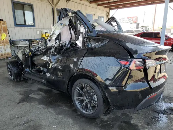 7SAYGDED0SF229478 2025 TESLA MODEL Y - Image 2