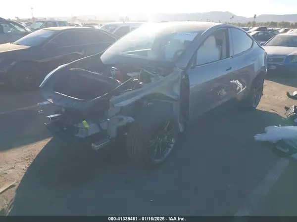 7SAYGDED0SF231280 2025 TESLA MODEL Y - Image 2