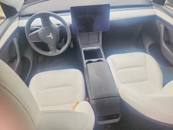 7SAYGDED0SF232882 2025 TESLA MODEL Y - Image 8
