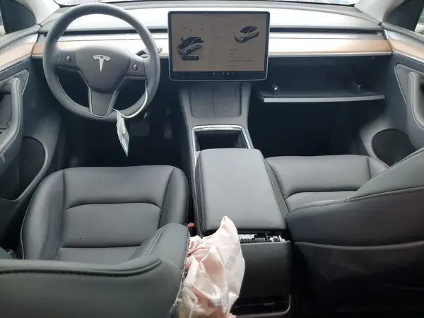 7SAYGDED0SF240884 2025 TESLA MODEL Y - Image 8