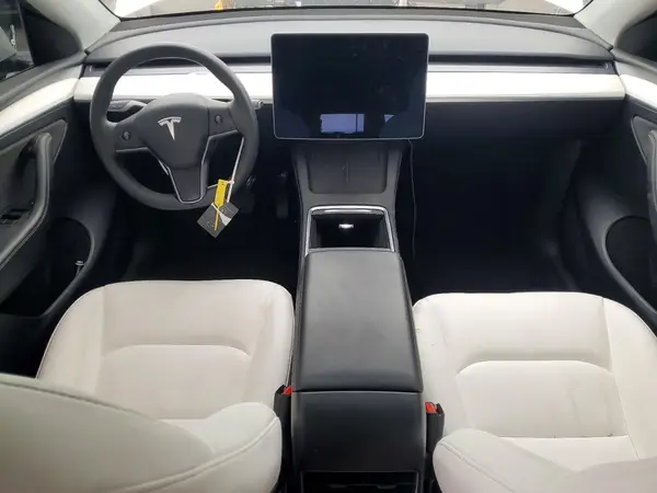 7SAYGDED0SF242568 2025 TESLA MODEL Y - Image 8