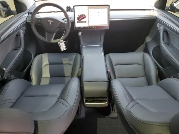 7SAYGDED0SF244305 2025 TESLA MODEL Y - Image 8