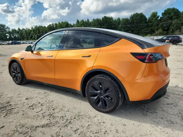 7SAYGDED0SF256406 2025 TESLA MODEL Y - Image 2