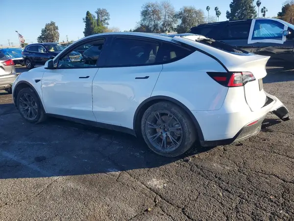 7SAYGDED0SF272976 2025 TESLA MODEL Y - Image 2