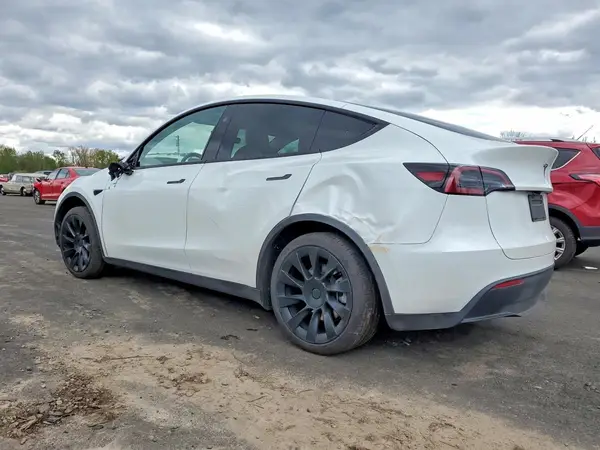 7SAYGDED0SF281595 2025 TESLA MODEL Y - Image 2