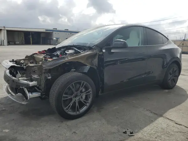 7SAYGDED0SF319066 2025 TESLA MODEL Y - Image 1