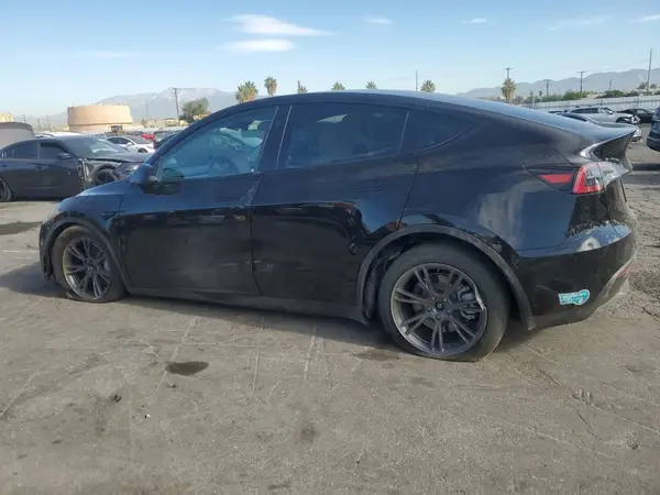 7SAYGDED0SF320461 2025 TESLA MODEL Y - Image 2