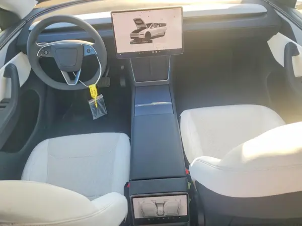 7SAYGDED0TA437276 2026 TESLA MODEL Y - Image 8