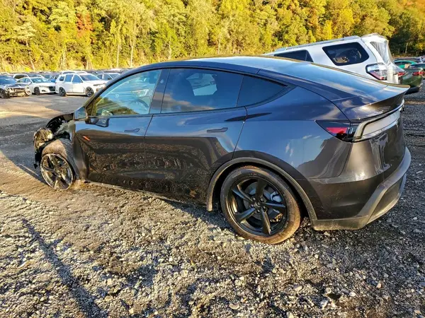 7SAYGDED0TA438430 2026 TESLA MODEL Y - Image 2
