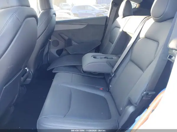 7SAYGDED0TA452117 2026 TESLA MODEL Y - Image 8