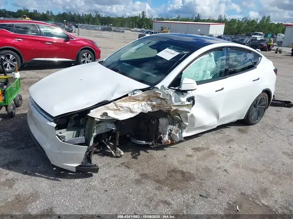 7SAYGDED0TA456796 2026 TESLA MODEL Y - Image 2