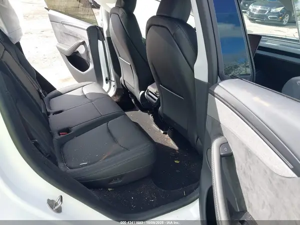 7SAYGDED0TA456796 2026 TESLA MODEL Y - Image 8