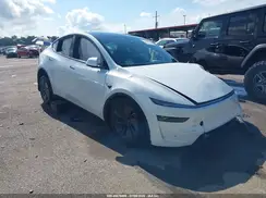 7SAYGDED0TA716095 2026 TESLA MODEL Y