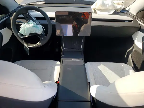 7SAYGDED0TF386011 2026 TESLA MODEL Y - Image 8