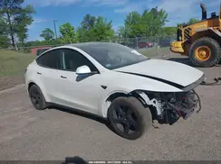 7SAYGDED0TF399499 2026 TESLA MODEL Y