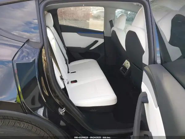 7SAYGDED0TF412980 2026 TESLA MODEL Y - Image 8