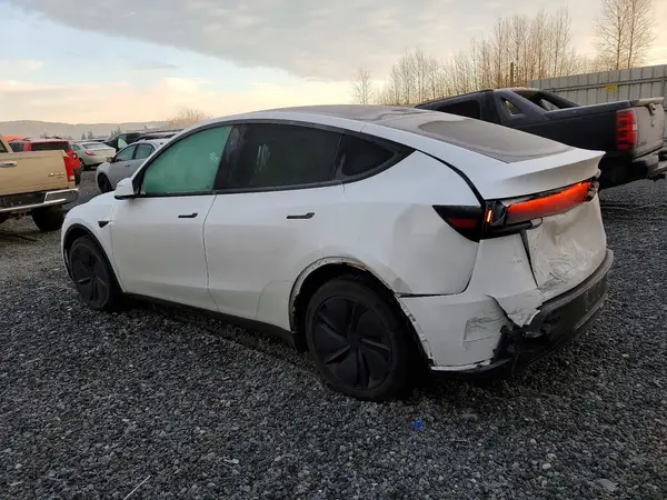 7SAYGDED0TF430203 2026 TESLA MODEL Y - Image 2