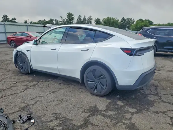 7SAYGDED0TF434008 2026 TESLA MODEL Y - Image 2