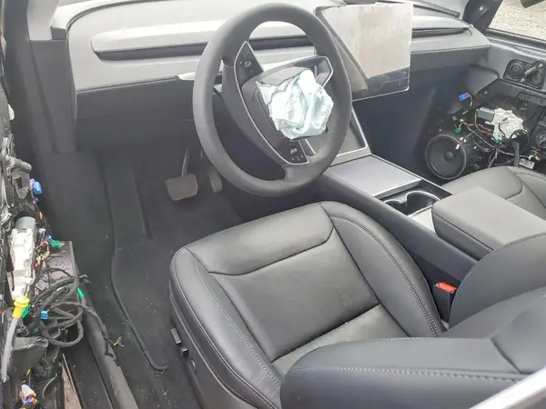 7SAYGDED0TF459121 2026 TESLA MODEL Y - Image 8