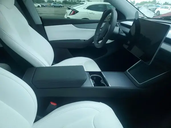 7SAYGDED0TF565228 2026 TESLA MODEL Y - Image 8