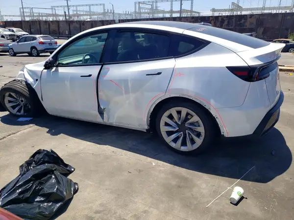 7SAYGDED0TF565732 2026 TESLA MODEL Y - Image 2
