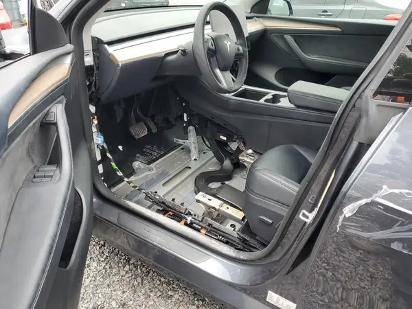 7SAYGDED1PF932000 2023 TESLA MODEL Y - Image 8