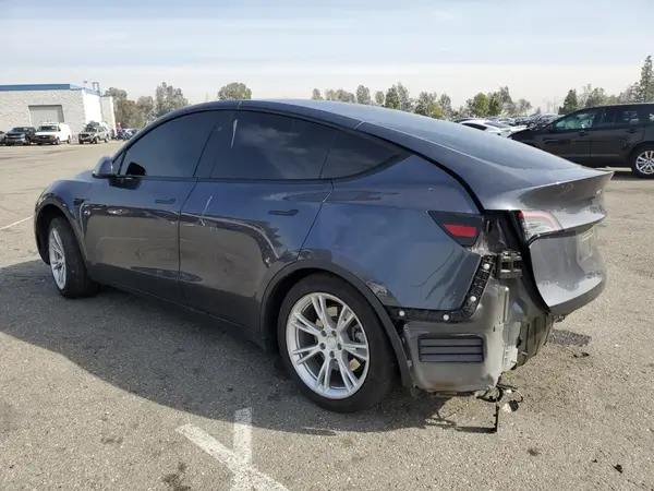 7SAYGDED1PF979995 2023 TESLA MODEL Y - Image 2