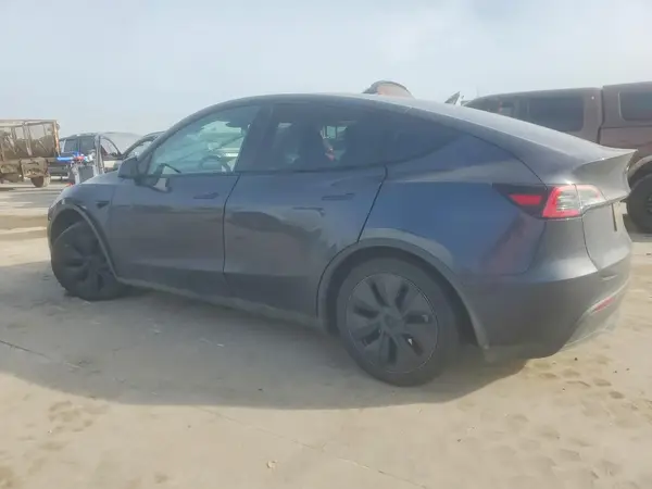 7SAYGDED1RA303997 2024 TESLA MODEL Y - Image 2