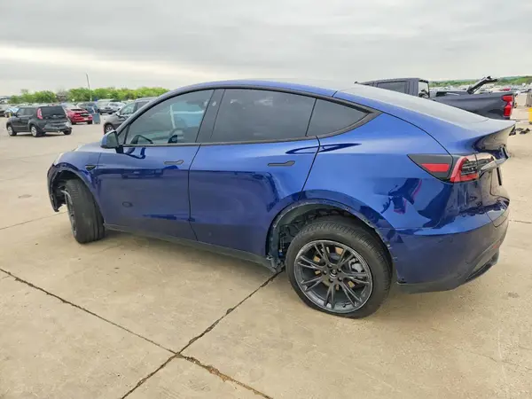7SAYGDED1RA321299 2024 TESLA MODEL Y - Image 2