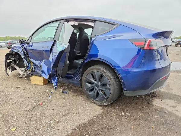 7SAYGDED1RA333405 2024 TESLA MODEL Y - Image 2