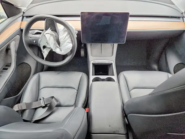 7SAYGDED1RA333405 2024 TESLA MODEL Y - Image 8