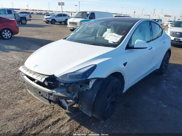 7SAYGDED1RA333873 2024 TESLA MODEL Y - Image 2