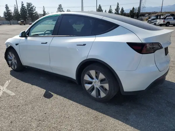 7SAYGDED1RF002570 2024 TESLA MODEL Y - Image 2