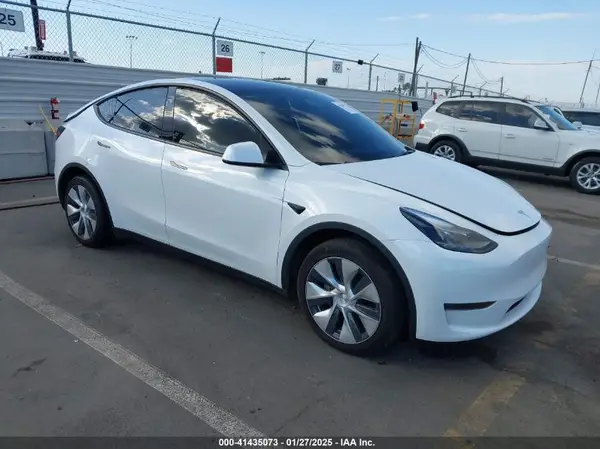 7SAYGDED1RF004738 2024 TESLA MODEL Y - Image 1