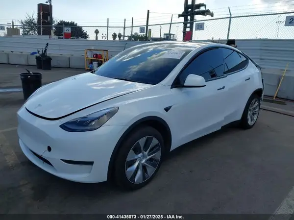 7SAYGDED1RF004738 2024 TESLA MODEL Y - Image 2