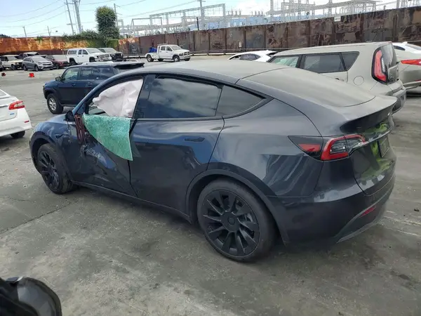 7SAYGDED1RF008207 2024 TESLA MODEL Y - Image 2